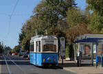 90 Jahre Thüringerwaldbahn.
125 Jahre Strassenbahn Gotha.
Am 21. September 2019 feierte Gotha das Doppeljubiläum 90 Jahre Thüringerwaldbahn und 125 Jahre Strassenbahn Gotha. Das grosse Fest mit den vielen Besuchern fand bei der Wagenhalle statt. Auch während den öffentlichen Sonderfahrten mit den historischen Trams auf der Strecke Wagenhalle - Hauptbahnhof stand der Gastriebwagen 23 aus Nordhausen im Mittelpunkt.
Foto: Walter Ruetsch