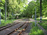 Wenige Meter vom Bahnhof entfernt die Station von der Thüringer Waldbahn:  Reinhardsbrunn .Aufgenommen am 29.Mai 2020.