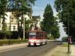 Straenbahn Gotha: Tatra Straenbahn Triebwagen Nummer 312 kurz vor Erreichen der Haltestelle Hauptbahnhof. Datum: 06.08.2008.