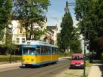 Straenbahn Gotha: Straenbahn Triebwagen Nummer 396 kurz vor Erreichen der Haltestelle Hauptbahnhof.