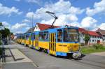 Straenbahn Gotha: Tatra Straenbahn Triebwagen Nummer 305 + 302 unterwegs als Linie 4 nach Gotha-Boxberg, aufgenommen in Gotha-Sundhausen.
