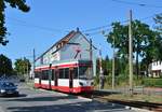 NGTW6-H	Tw5 überquert soeben den Bahnübergang Westerhäuser Straße als Linie 2 zum Bahnhof.