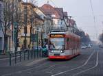 01.02.2017, Halle (Saale), Bernburger Straße, Duewag MGT6D #644 steht an der Haltestelle Reileck.