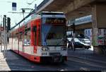 MGT6D, Wagen 604, der Halleschen Verkehrs-AG (HAVAG) als Linie 9 von Hauptbahnhof nach Göttinger Bogen erreicht die Haltestelle Franckeplatz.