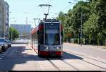 MGT-K-2 (Bombardier Flexity Classic), Wagen 698 und Wagen ???, der Halleschen Verkehrs-AG (HAVAG) als Linie 3 von Beesen nach Trotha erreichen die Haltestelle Magdeburger Straße.
Diese Linie hat aufgrund von Baumaßnahmen einen anderen Laufweg.
[29.6.2018 | 10:54 Uhr]