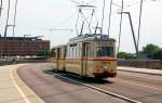 Am 04.07.09 fand in Halle(S) eine Sonderfahrt statt. Das 1. Fahrzeug befhrt hier die Berliner Brcke Richtung Steintor.