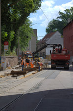 Gleisbauarbeiten in der Seebener Straße in Halle. Randfoto der Enkeleinschulung.
13.08.2016 11:36 Uhr.