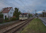 Am 29.11.2025 war T57 101 der Jenaer Nahverkehr GmbH auf einer Sonderfahrt unterwegs. Auf dem Weg nach Zwötzen hat der Triebwagen gerade die Haltestelle Ringwiese verlassen.