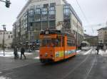 Jena: Straenbahnschleifzug an der Haltestelle Stadtzentrum.(28.1.2010)