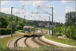 Mit der Straßenbahn nach Karlsruhe-Wolfartsweier -    S-förmige Streckenführung in Richtung Endhaltestelle 'Wolfartsweier Nord.'    24.05.2006 (M) 