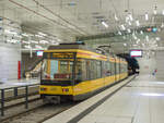 Zug 265 der Karlsruher Straßenbahn mit der Linie 2 nach Knielingen Nord in der neu eröffneten, unterirdischen Station Durlacher Tor, 03.01.2021.