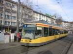 Niederflur-Straenbahnwagen 235, eingesetzt auf der Liene 2, am 08.01.2005 an der Haltestelle Entenfang im Karlsruher Stadtteil Mhlburg.