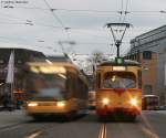 VBK 199 auf Sonderfahrt anllich der TSNV JHV am Hauptbahnhof wird von einem Niederflurer berholt 20.3.10