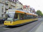 Niederflur-Triebwagen VBK 260 vom Typ DUEWAG GT6-70D/N am Haltestelle in Kaiserallee, Aufnahme 21.10.2007