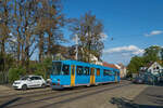 Die Kasseler N8C kommen bevorzugt auf der Linie 8 zum Einsatz. Am 09.05.2022 war N8C 421 auf dem Weg zur Hessenschanze und hat gerade den Ortskern von Kirchditmold passiert.