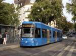 Straßenbahn Bombardier Flexity Classic NGT8 der Kasseler Verkehrs Gesellschaft an der Haltestelle Kassel Bebelplatz