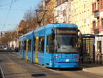 Stra�enbahn Kassel | Bombardier Flexity Classic / NGT8 TW662 als Linie 5 an der Haltestelle Auestadion (25.4.2025)