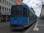 Stra�enbahn Kassel | D�wag N8C TW418 als Linie E an der Haltestelle Rathaus (31.3.2023)