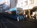 Die Linie an der Haltestelle Kngsplatz auf dem Weg zum Leipziger Platz.