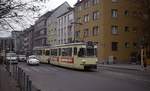 Im Dezember 1974 ist ein KVB-Großraumwagendoppel mit Tw 1324 an der Spitze auf dem Mauritiussteinweg als Linie 2 nach Sülz unterwegs.