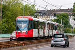 Die KVB Linie 4 mit der Wagennummer 5137 auf dem Weg nach Schlebusch.