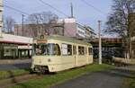 Am 13.02.2022 führte der Historische Straßenbahn Köln e. V. Wartungs- und Ausbildungsfahrten mit dem historischen Triebwagen 1019 durch. Kurz nach Unterqueren der DB-Strecke Köln-Bonn rollt der formschöne Triebwagen an zahlreichen Fotografen vorbei die Aachener Straße entlang. Gruß zurück an den freundlichen Tw-Führer! An dieser Stelle auch ein Dank an die Verantwortlichen  der HSK für den Hinweis im Netz auf diese Fahrten!