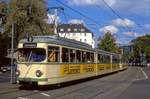 Kln Tw 3111 und 3126 auf der Sl 9 in Deutz am Gotenring, 01.10.1988. Die Sl 9 war damals die einzige Linie, die von Achtachsern in Traktion bedient wurde. 