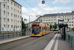 Leipzig LVB SL 10 (NGT8 (LVB-Typ 36) 1112) Eutritzscher Straße (Hst. Chausseehaus) am 15. Juli 2008. - Scan von einem Farbnegativ. Film: Kodak FB 200. Kamera: Leica CL.