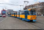 Tatra T4D-M, Wagen 2136 und 21??, mit Beiwagen NB4 der Leipziger Verkehrsbetriebe (LVB) als Linie 15 von Leipzig-Miltitz nach Leipzig-Meusdorf erreichen die Haltestelle Hauptbahnhof.