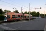 Duewag/Siemens NGT8, Wagen 1149 mit Werbung für den Zoo Leipzig und Beiwagen NB4, der Leipziger Verkehrsbetriebe (LVB) als Linie 1 von Leipzig-Mockau, Post, nach Leipzig-Lausen erreicht die