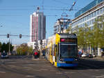 Straßenbahn Leipzig | NGT8 TW1119 überquert am 25.4.2026 mit einem Hängerzug die Augustusplatz Kreuzung auf der Linie 10 nach Lößnig.