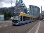 Leipzig: Straenbahnlinie 15 nach Meusdorf an der Haltestelle Mitte Augustusplatz.(25.8.2010)