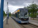 Leipzig: Straenbahnlinie 16 nach Lnig an der Haltestelle Messegelnde.(25.8.2010)