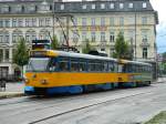 LVB - Tatra T4D-M - Betriebsnummer 2170 - Baujahr 1986 (modernisiert 1993) auf Linie 8 Richtung Paunsdorf-Nord am 13.05.2014 im Stadtzentrum Leipzig. Im Schlepp ist der teilmodernisierte T4D-M Nr. 2061  EkoGas  (Bj. 1982) zu sehen. 