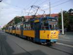 Am 07.09.2006 war ein T6-Grozug mit Tw 1006 an der Friedrichshafener Strae auf der Leipziger Linie 1 unterwegs