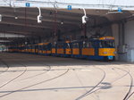 Auch wenn die TATRA Straßenbahnen in Leipzig so langsam verschwinden,konnte ich,am 05.Juni 2016,im Straßenbahndepot Angerbrücke(durch das Tor) die auf Ausfahrt wartende Tw 2101 fotografieren.