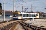 rnv-Tramwagen 2213 als Linie 4 (Käfertal Bahnhof - Oggersheim Endstelle), am 24.3.2016 bei der Fahrt über die Wendeschleife im Bahnhof Käfertal.