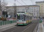 02.02.2017, Magdeburg, Ernst-Reuter-Allee, Alstom NGT8D erreicht die Haltestelle City Carré.