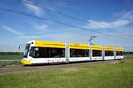 Straßenbahn Mainz / Mainzelbahn: Stadler Rail Variobahn der MVG Mainz - Wagen 233, aufgenommen im Mai 2017 in Mainz-Bretzenheim.