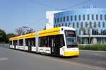 Straßenbahn Mainz: Stadler Rail Variobahn der MVG Mainz - Wagen 235, aufgenommen im August 2017 in der Nähe der Haltestelle  Bismarckplatz  in Mainz.