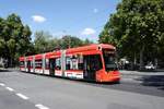 Straßenbahn Mainz: Stadler Rail Variobahn der MVG Mainz - Wagen 222, aufgenommen im Juni 2018 an der Haltestelle  Goethestraße  in Mainz.