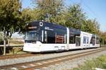 Straßenbahn Mainz / Mainzelbahn: Stadler Rail Variobahn der MVG Mainz - Wagen 232, aufgenommen im Oktober 2018 bei der Bergfahrt zwischen Mainz-Lerchenberg und Mainz-Marienborn.