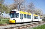 Straßenbahn Mainz / Mainzelbahn: Adtranz GT6M-ZR der MVG Mainz - Wagen 212, aufgenommen im April 2019 bei der Bergfahrt zwischen Mainz-Lerchenberg und Mainz-Marienborn.