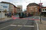 Mainzer Mobilität Stadler Variobahn 228 am 31.12.21 in Mainz Innenstadt