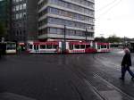 Eine Mainzer Straenbahn auf der Linie 52 am Mainzer Hbf unterwegs am 30.10.12