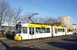 Straßenbahn Mainz: Adtranz GT6M-ZR der MVG Mainz - Wagen 203, aufgenommen im Januar 2016 in der Nähe der Haltestelle  Bismarckplatz  in Mainz.