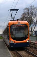 Wagen 712 bei der Einfahrt in die Haltestelle MA-Isarweg.