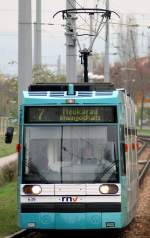 639 erklimmt die Steigung zwischen Hlderlinstrasse und Talstrasse.