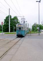 GT6-Traktion 293 als Linie 24 von Handschuhsheim Nord hier an der Endstation Rohrbach Sd. 30.04.2010