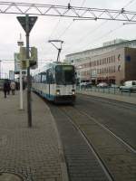 Eine ltere RNV Straenbahn in Heidelberg Hbf am 14.01.11